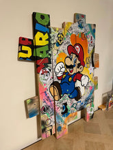 Carica l&#39;immagine nel visualizzatore di Gallery, Tableau POP Art MARIO sur bois, vibrant mélange de couleurs et techniques, inspiré du jeu vidéo emblématique.