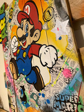 Carica l&#39;immagine nel visualizzatore di Gallery, Tableau Pop Art de MARIO sur bois, vibrant avec couleurs et éléments de bande dessinée, inspiré du monde ludique.