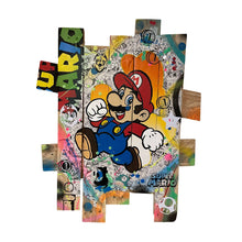 Charger l&#39;image dans la galerie, Tableau en bois artisanal représentant Mario, inspiré du Pop art avec peinture vive et extraits de bandes dessinées.